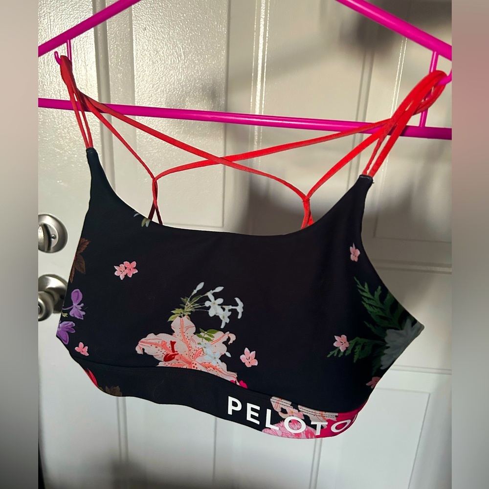 Pelotón Floral Athletic Bra Shirt 🌸